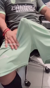 Como quisiera en este momento un anito rico para que me parta la pinga