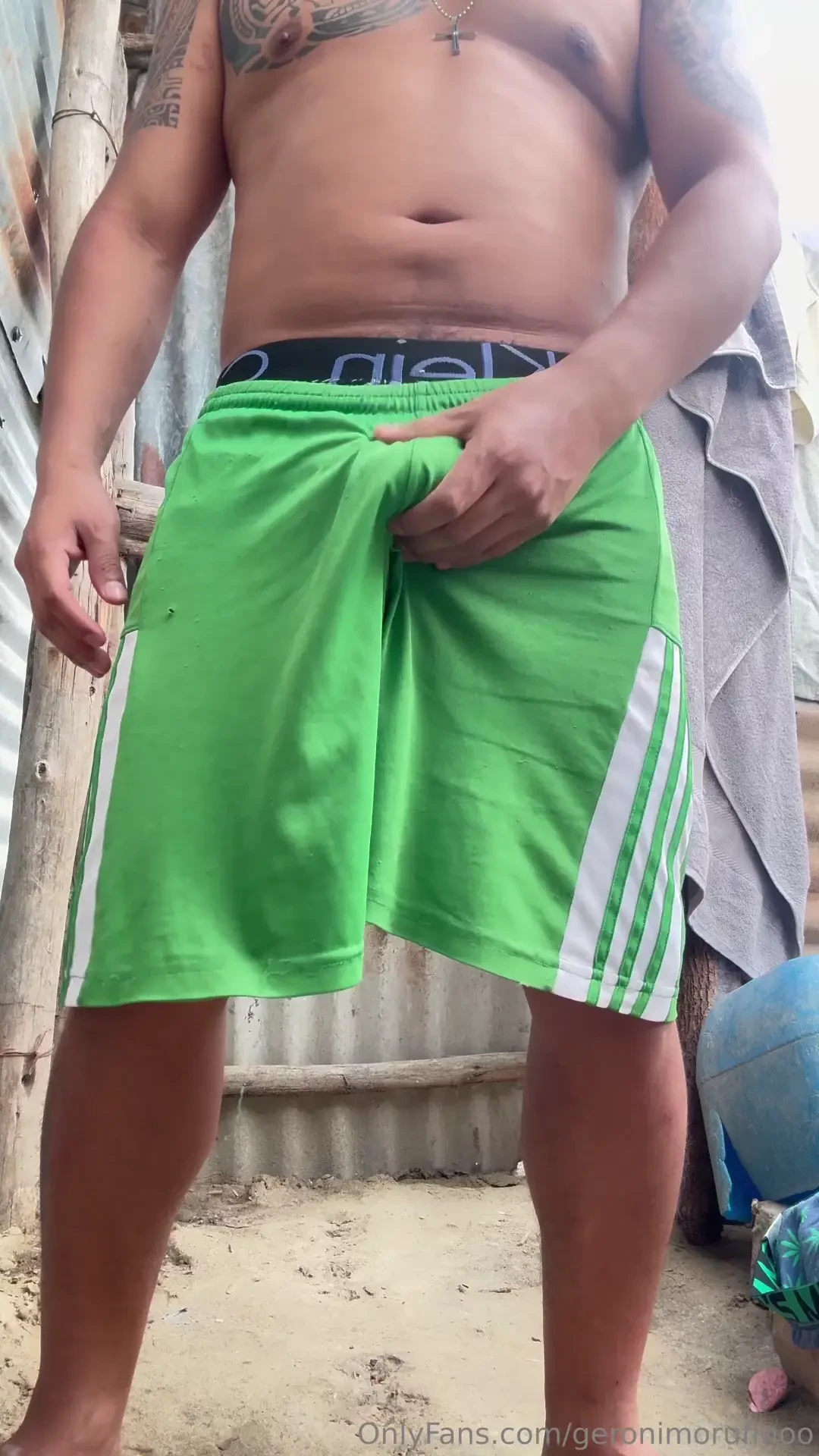 Estaba en mis labores aqu en el campo y de pronto me dieron unas ganas 