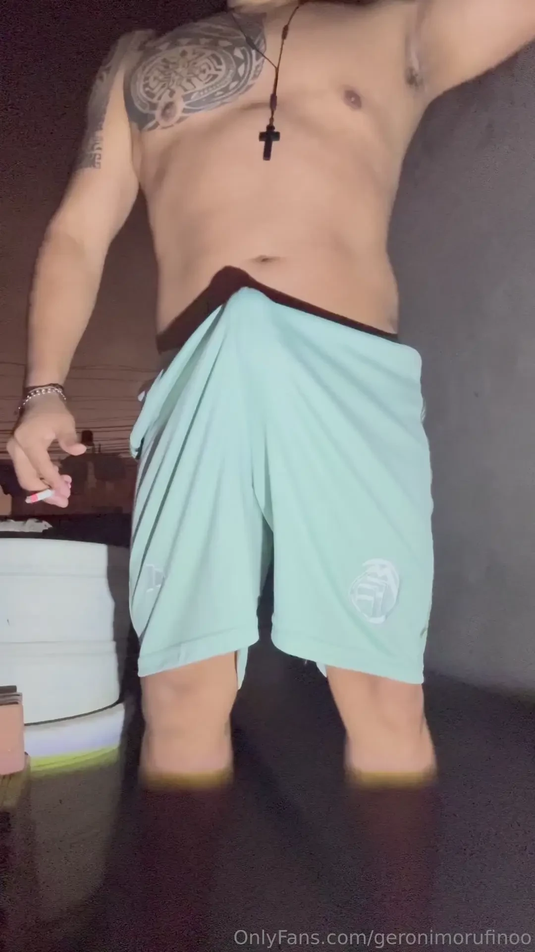 Una chelita y unos cigarros para calentar pero las caliente tengo la part 1 