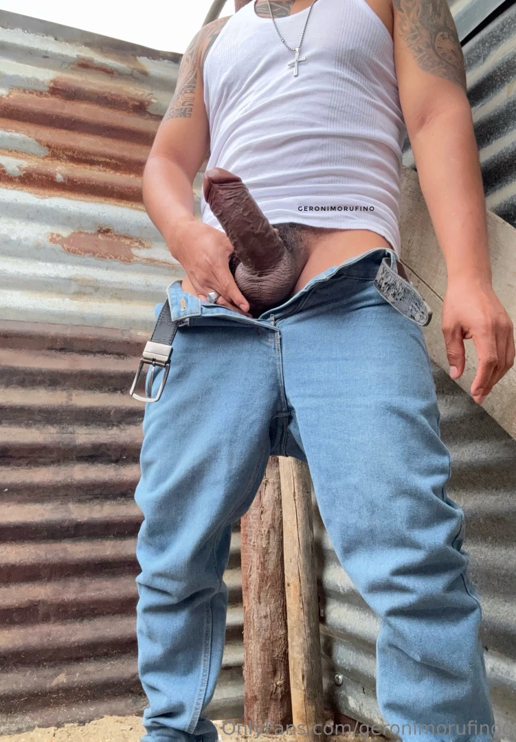 Saludos desde el campo si me abres la boquita para met rtela todita 