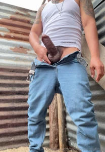 Saludos desde el campo si me abres la boquita para met rtela todita