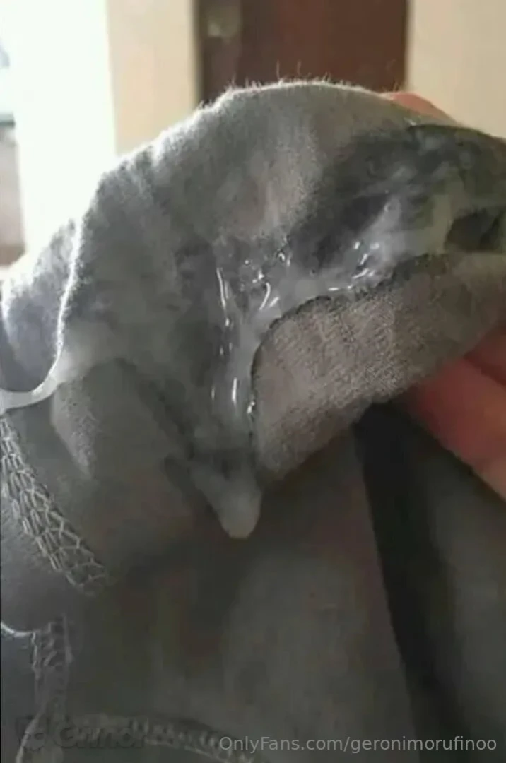 Ya son las 2 38de la madrugada llevo 9 d as sin coger por ello me toca 