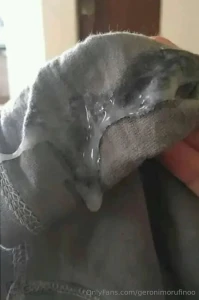 Ya son las 2 38de la madrugada llevo 9 d as sin coger por ello me toca