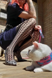Say yes to more fishnet and both kitties are happy part 4