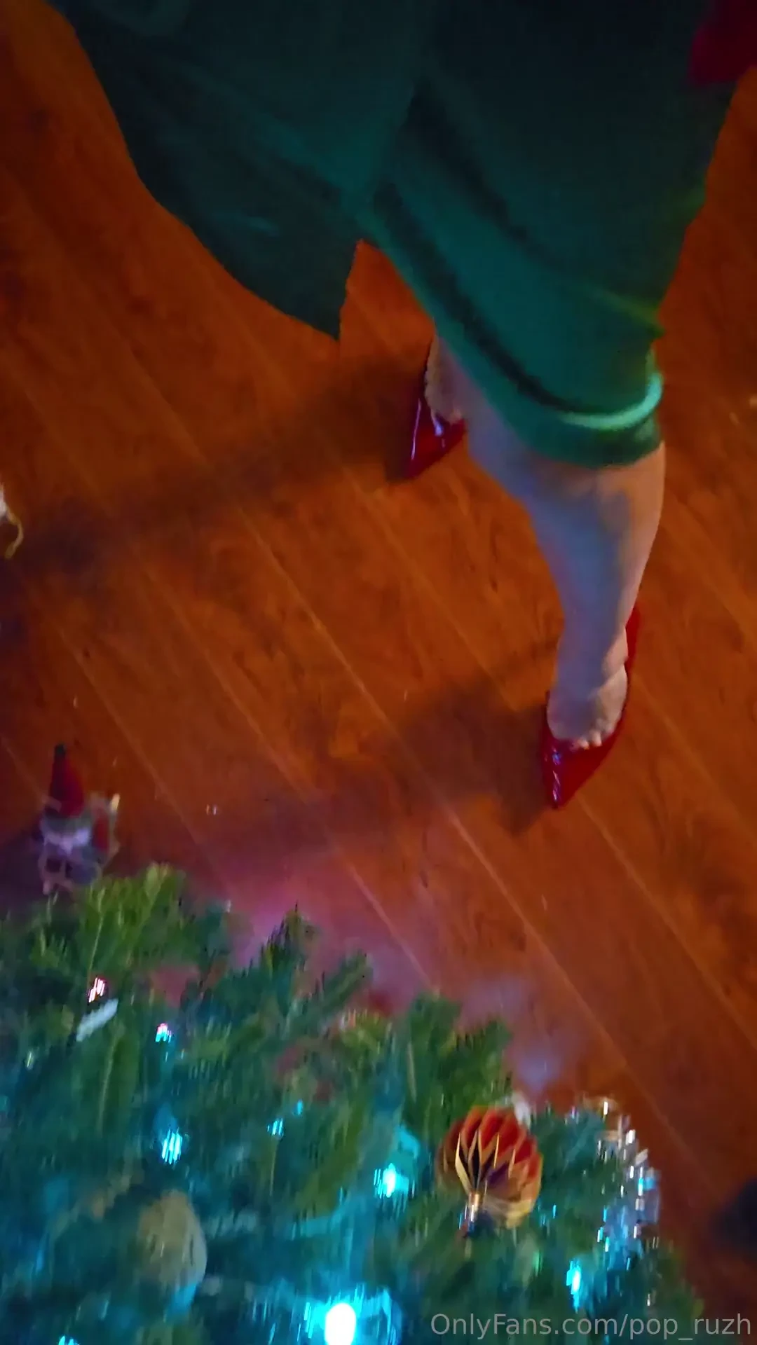 The tree is almost done and i am trying different heels and outfits 