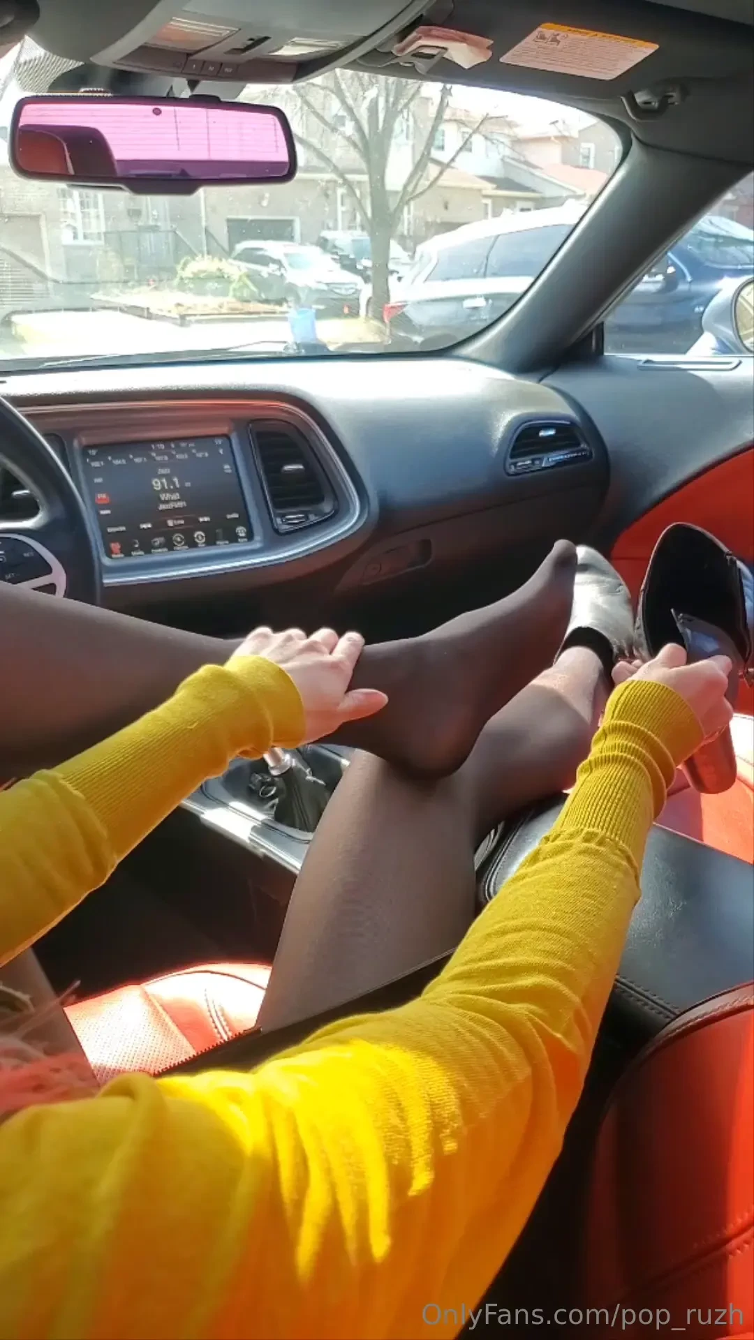 I was driving around the whole day and somehow got all wet and horny i 