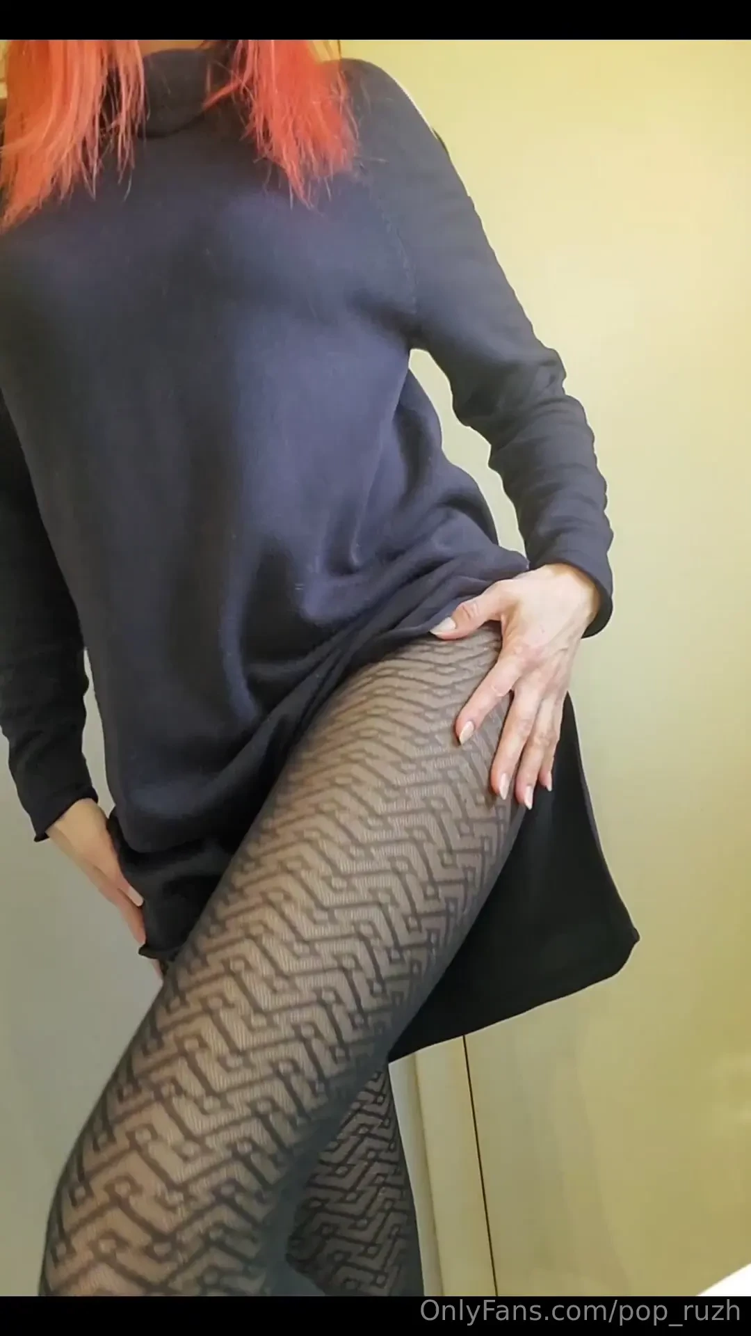 Back view is so yummy would you rip them open to fuck me or would you 