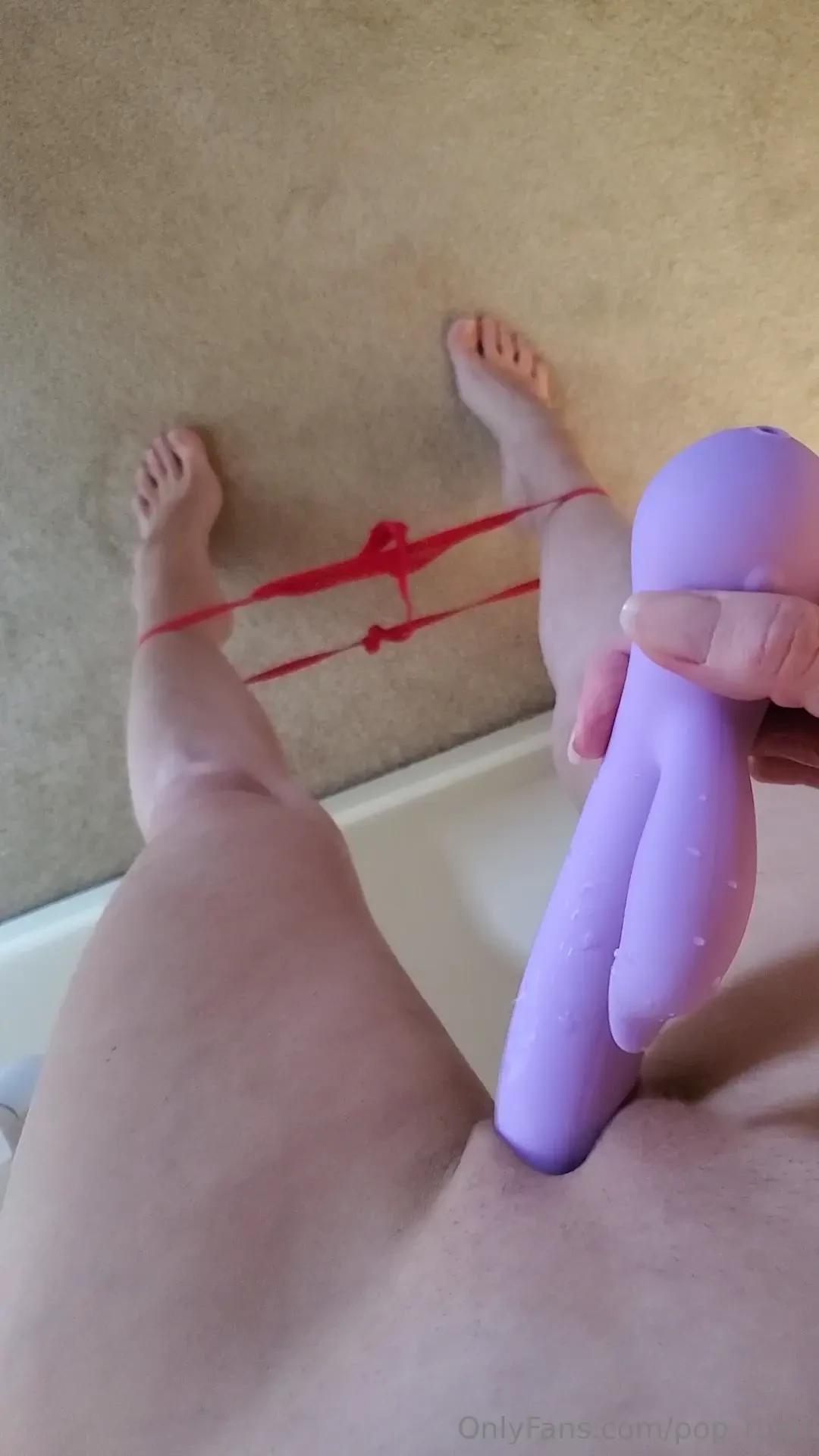 So i had to cum again and again i already washed my toy but this milf 