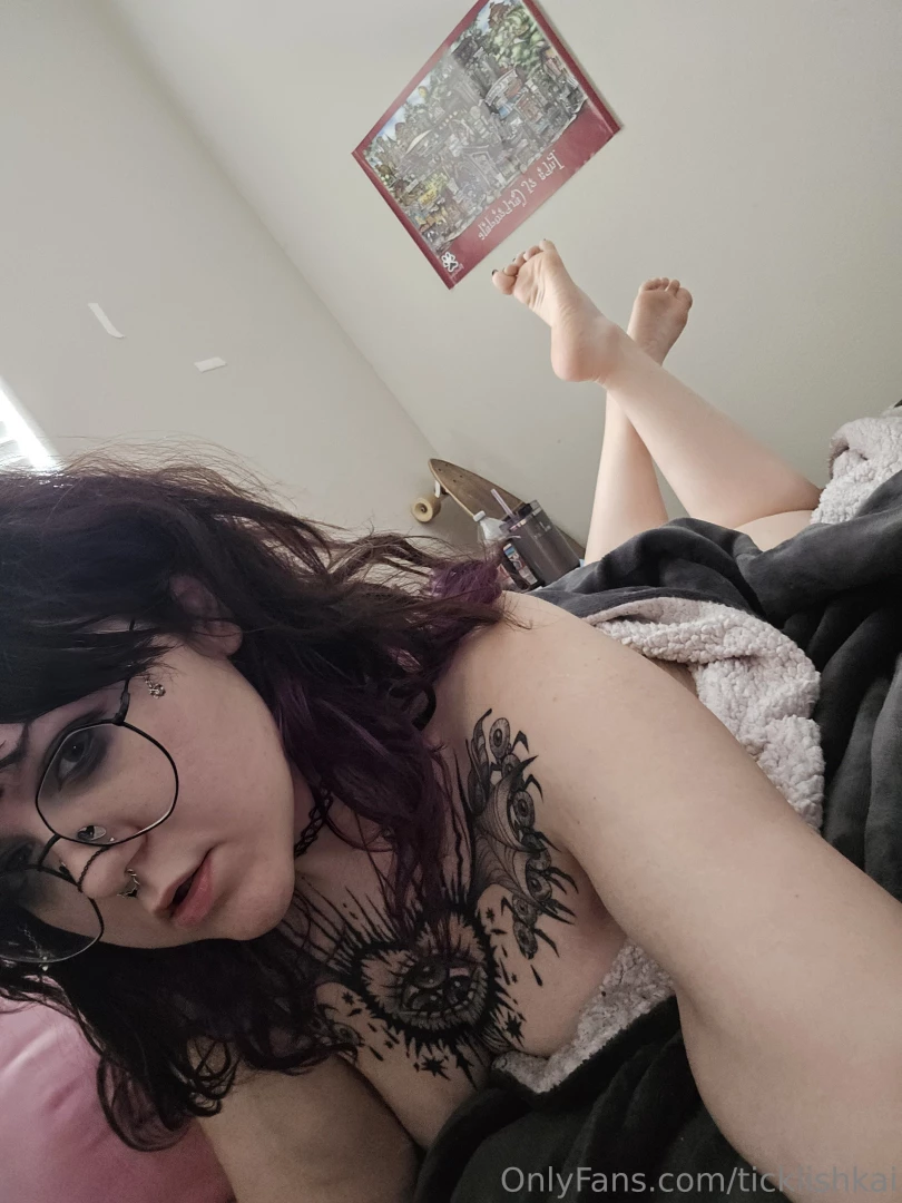 Good morning i am soooo sleepy this morning will you come nibble on my 