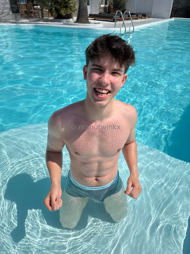 Can u take of my wet undies pleaseee 