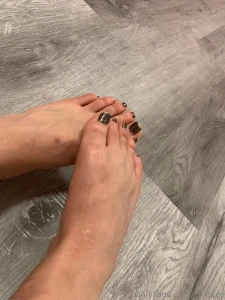 Here s a hot little foot compilation i put together for my feet lovers part 28