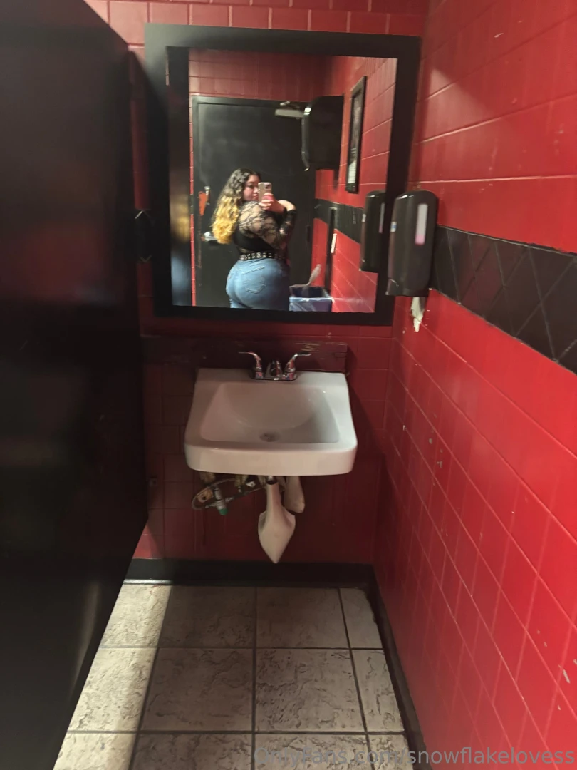 Because this ass and face looked too good to not post on here part 1 