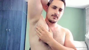 2 minutes armpit show