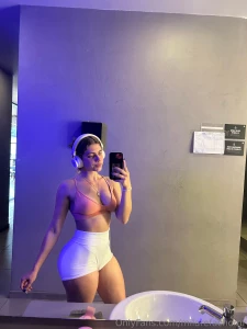 Trein o de gl teo gostam dos cal es brancos novos