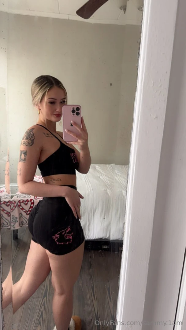 Does a petite blonde girl like me ever sit on your face 