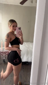 Does a petite blonde girl like me ever sit on your face