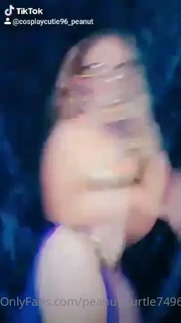 Belly dancer cosplay 