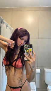 Just me a mirror and good vibes whats on your mind today maybe you can