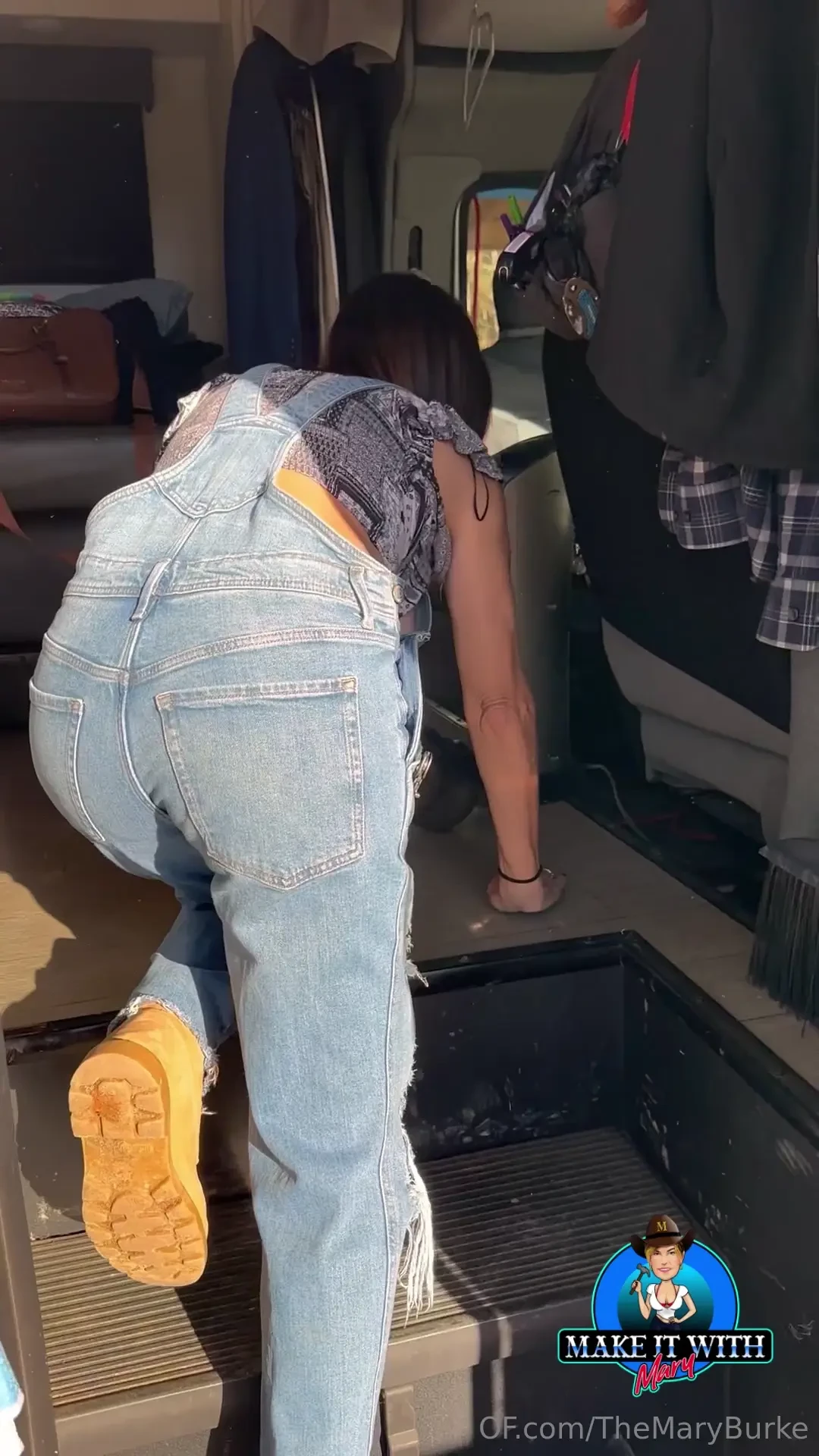 Do you think youtube will allow this much underboob 