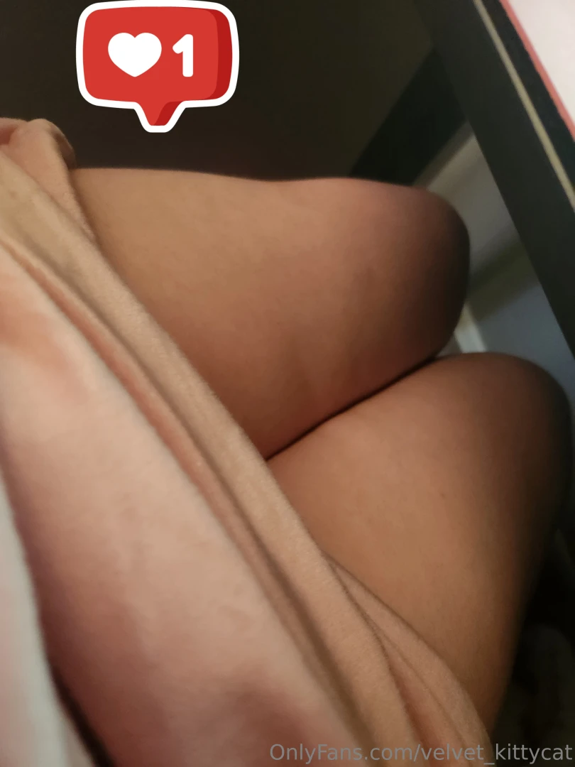 Oops a little pic while working using a comfy huge sweater blanket 