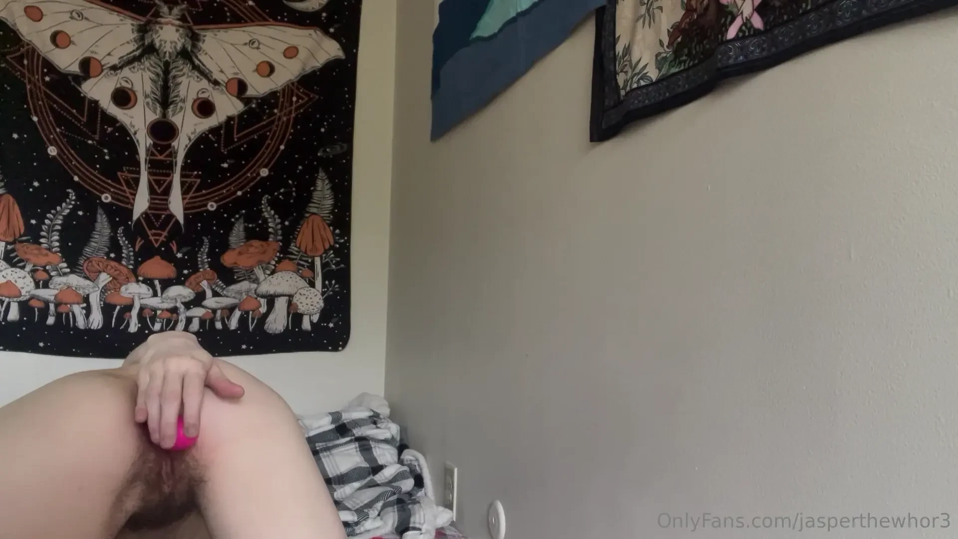 Tried a new toy in my tight ass 