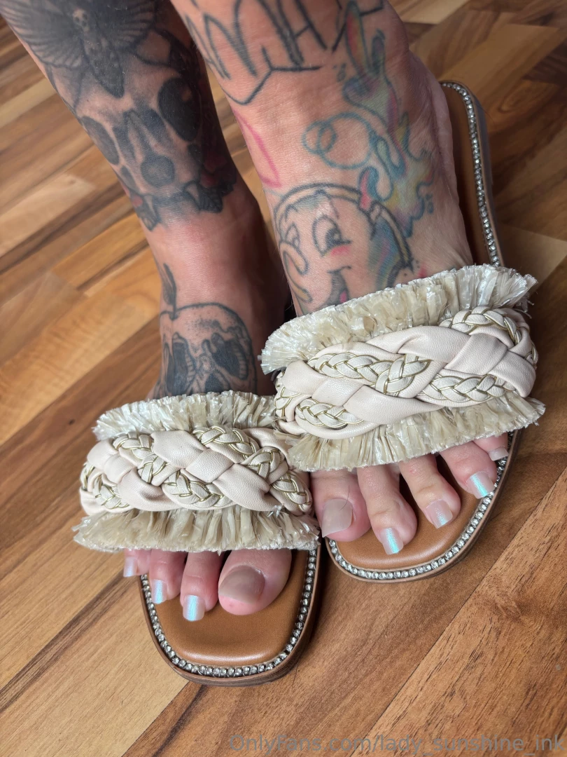 Neue pedi und zwei paar neue schuhe welche farbe gef llt dir besser 