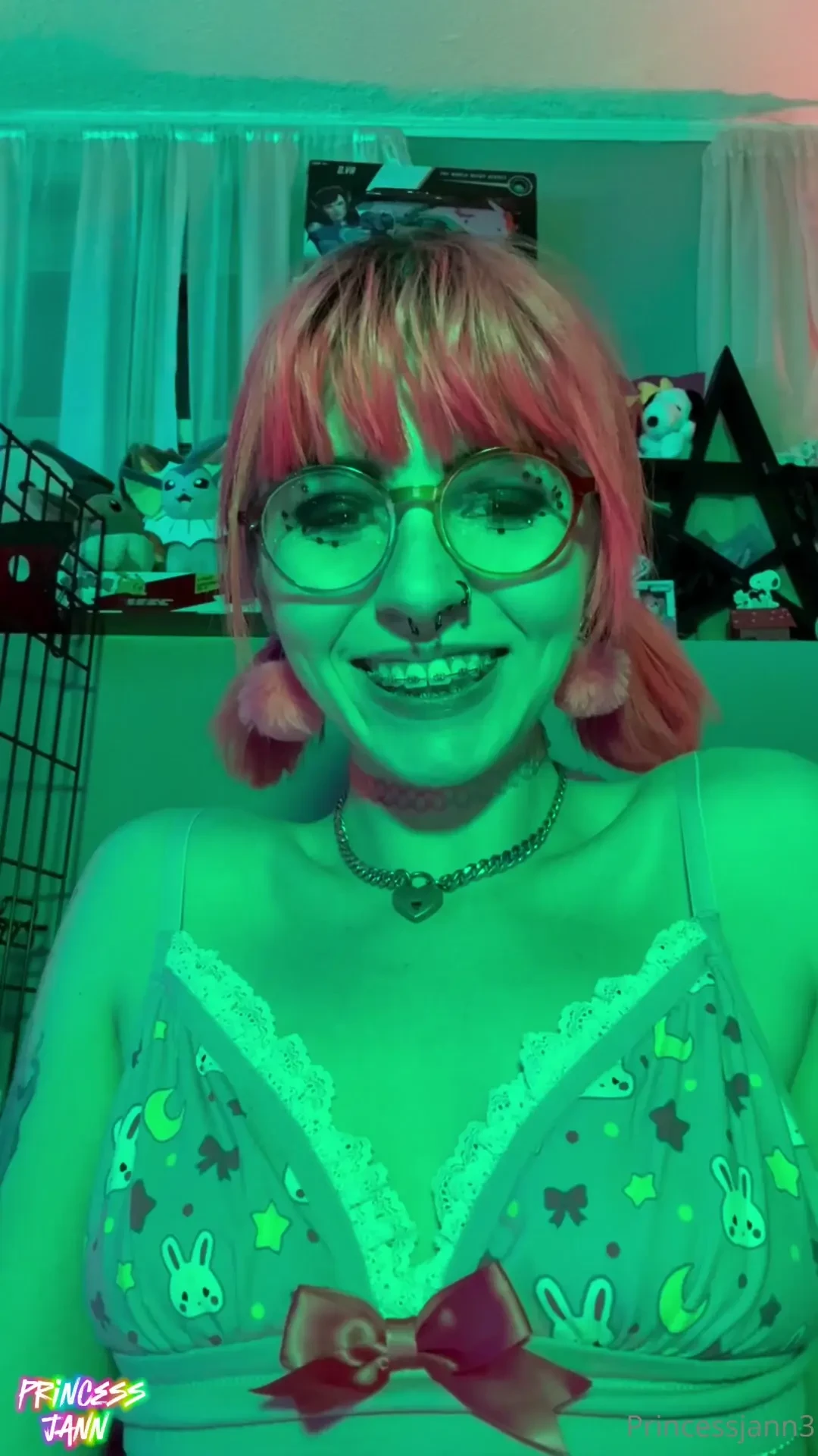 You wish your dick was as big as mommy s pinky finger huh baby you 