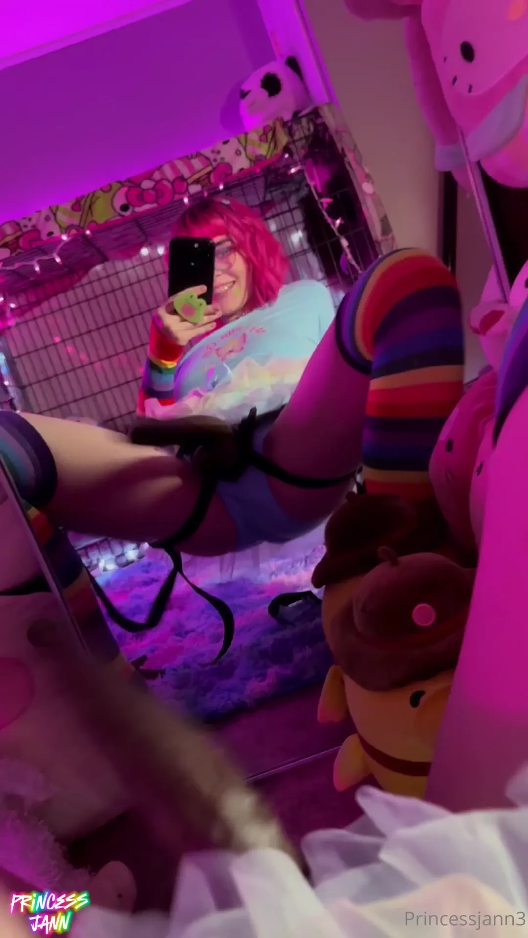 Look at my big lady cock you will never compare idiot your cock looks 