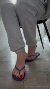 Sweats and flip flops are just the ultimate combo