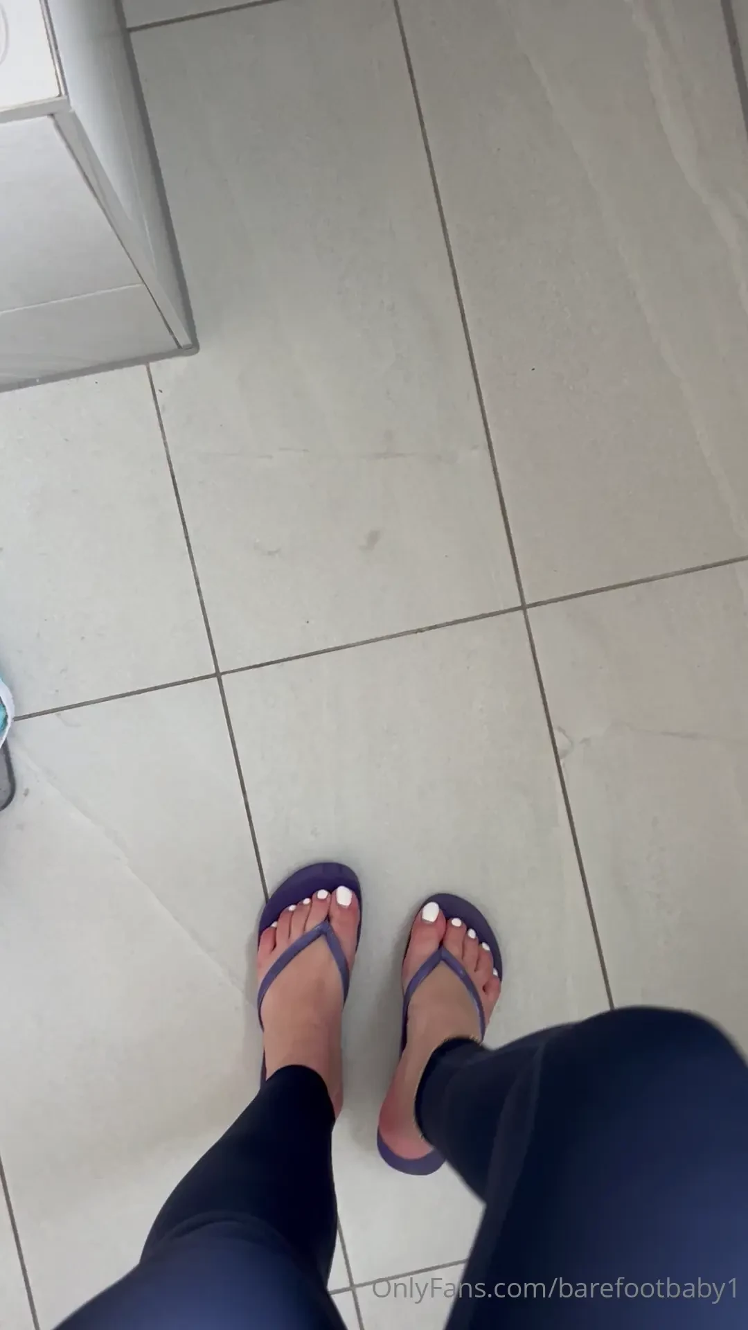 Kicking off my flip flops ready for my bath 