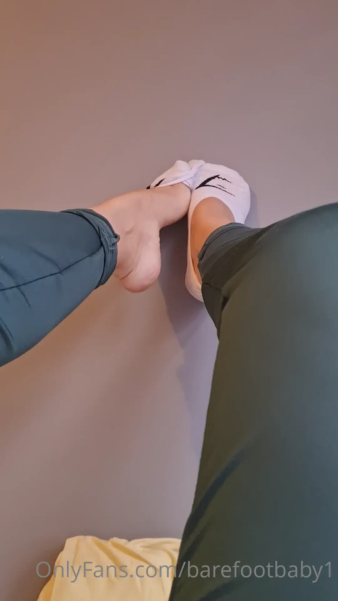 Post gym smelly feet foot reveal for you guys such a good workout but 
