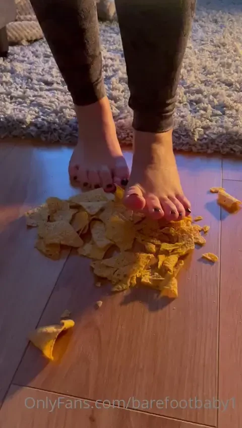 Asmr crunch stomping video 
