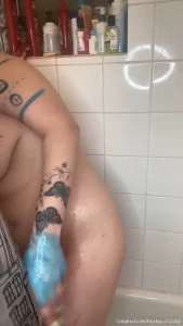 Had some fun with some paint on my body now time for you to watch me