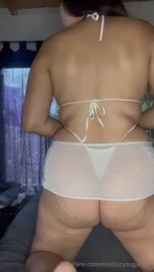 What do you think of this slow but sensual buttocks movement