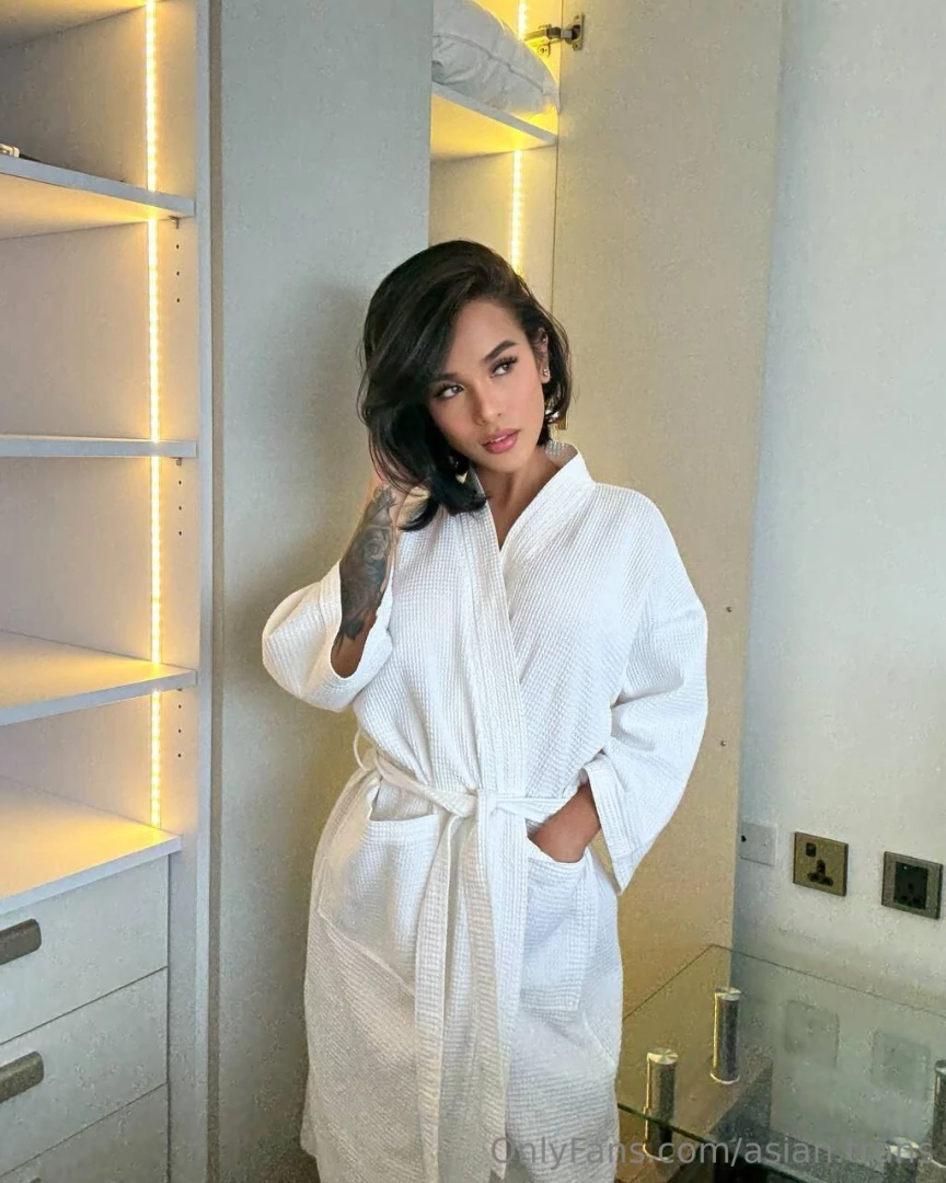 Changing room confessions i shouldn t be filming in here but i needed part 3 