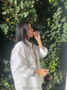 Smokin a joint with roxie sinner