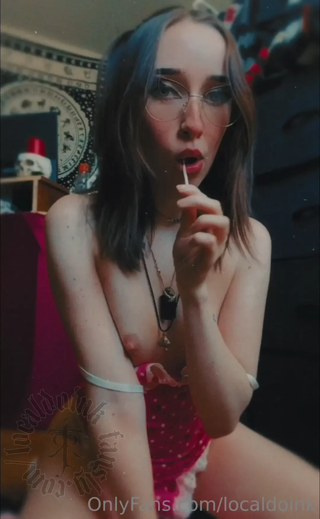 Using this lollipop go satisfy my oral fixation if only i had 
