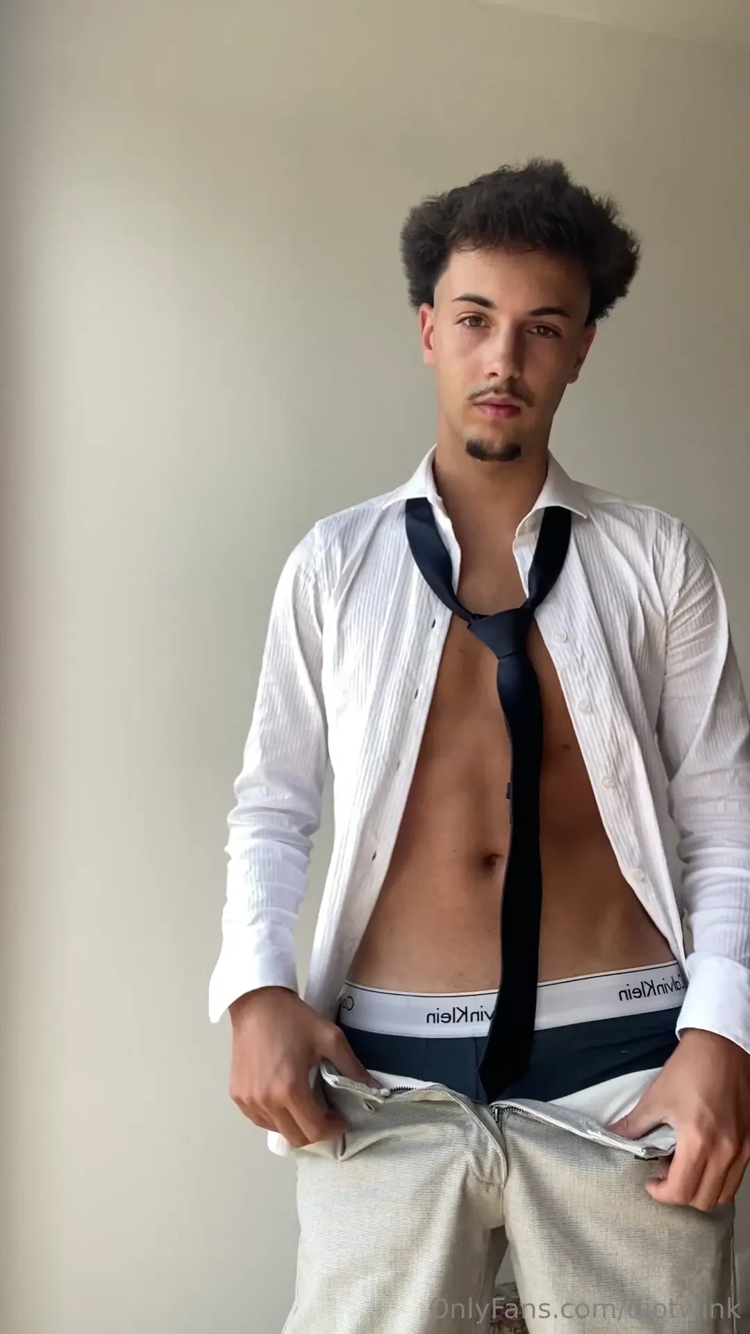 Do you want to touch the magic wand 