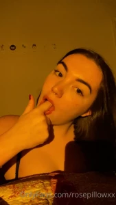 Pov you catch me eating dessert and listening to lordes new song full