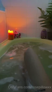 You can join me in the tub on ppv message me xx