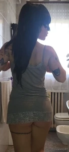 Nuovo video un piccolo assaggio di un video in bagno dove mi masturbo