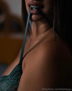 Quiero que caigas en esta rica tentaci n y juguemos papi