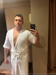 Feeeling like a king when i wear a robe