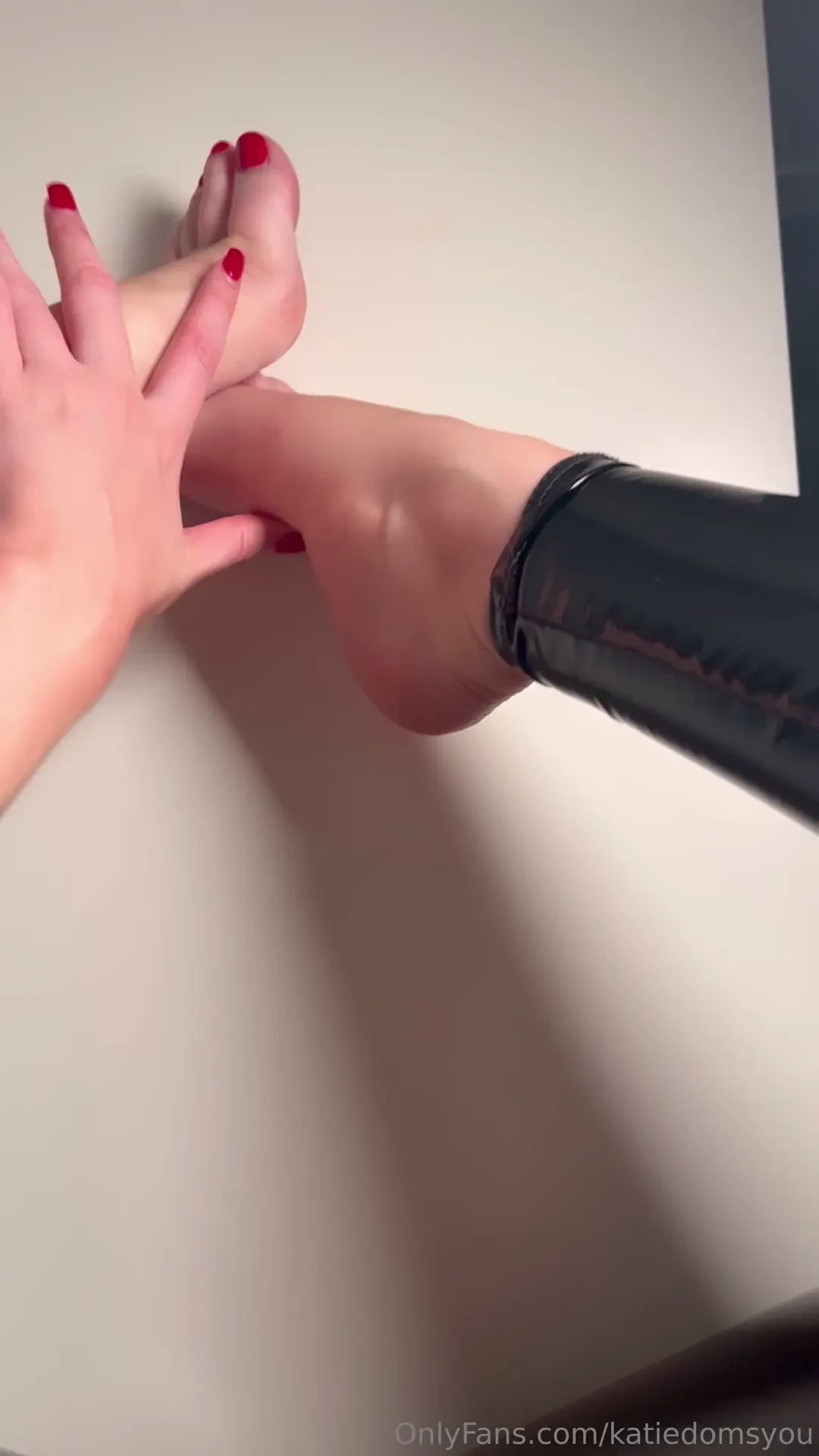 Where are all my foot bitches 