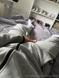 Wie findest du graue jogginghosen an mir