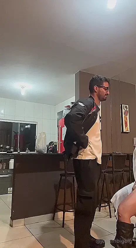 I went to make a special delivery for her onlyvictoriarabelo 