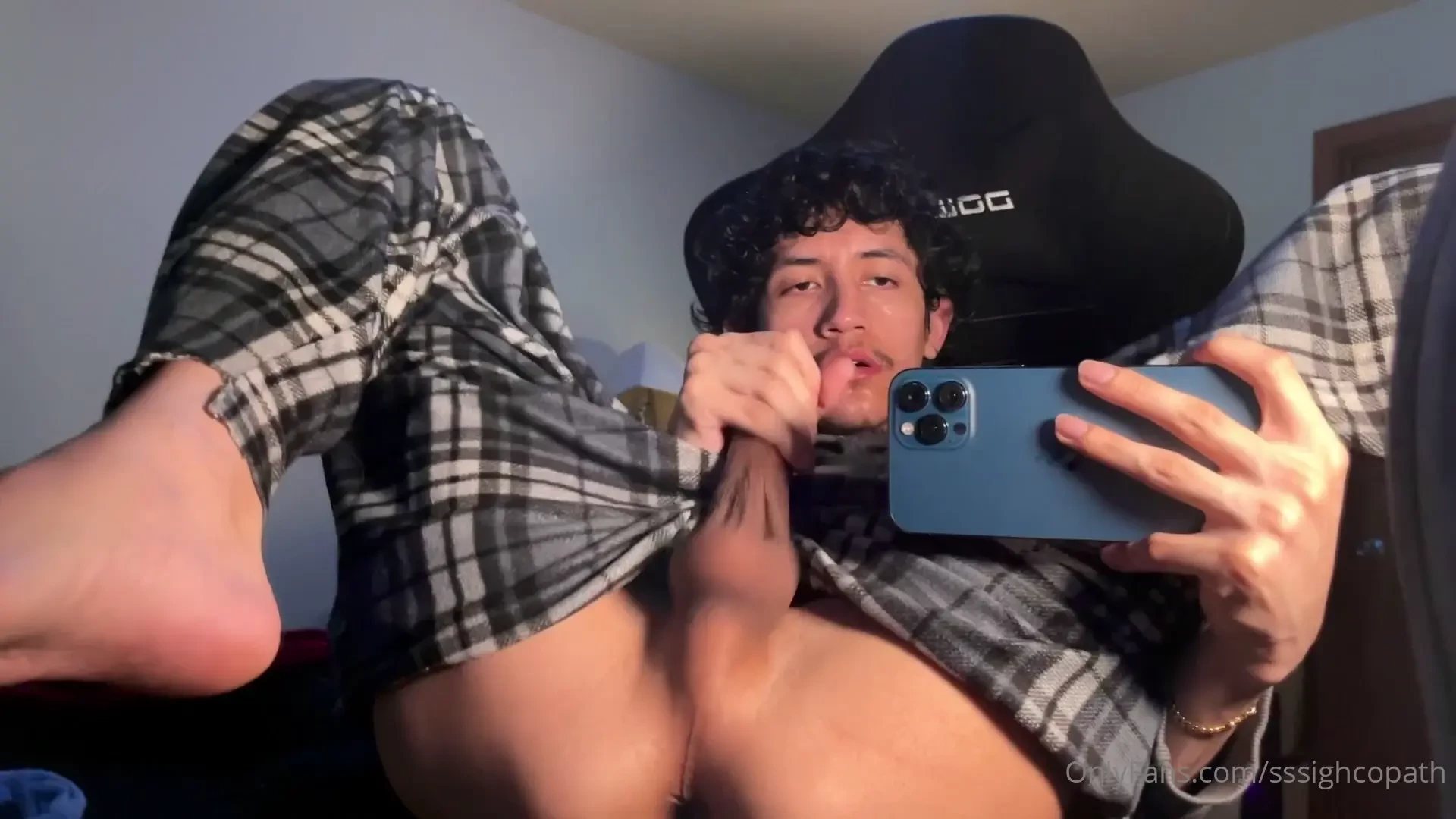 God i love balls and also tapping my dick on my hole it feels amazing 