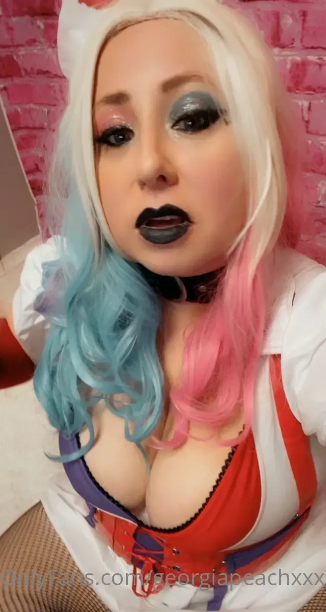 Beg for me to turn you into a sexy bitch 