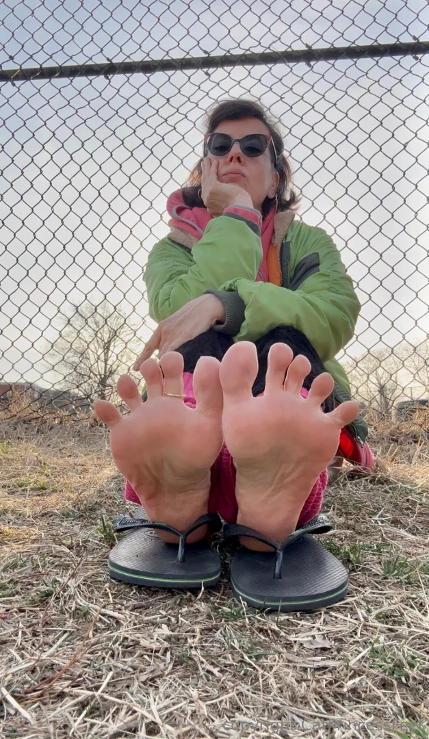 1 2 or 3 soles toes and public feet 