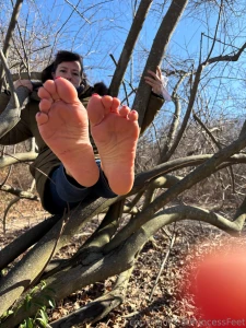 Barefoot in the bushes with mrmarathon u know what came next part 1